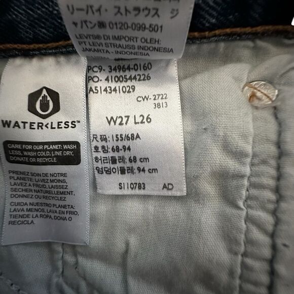 Levi’s Wedgie Straight Leg Jeans~ distressed~leather placard~button fly~sz 27/26 - Picture 9 of 16